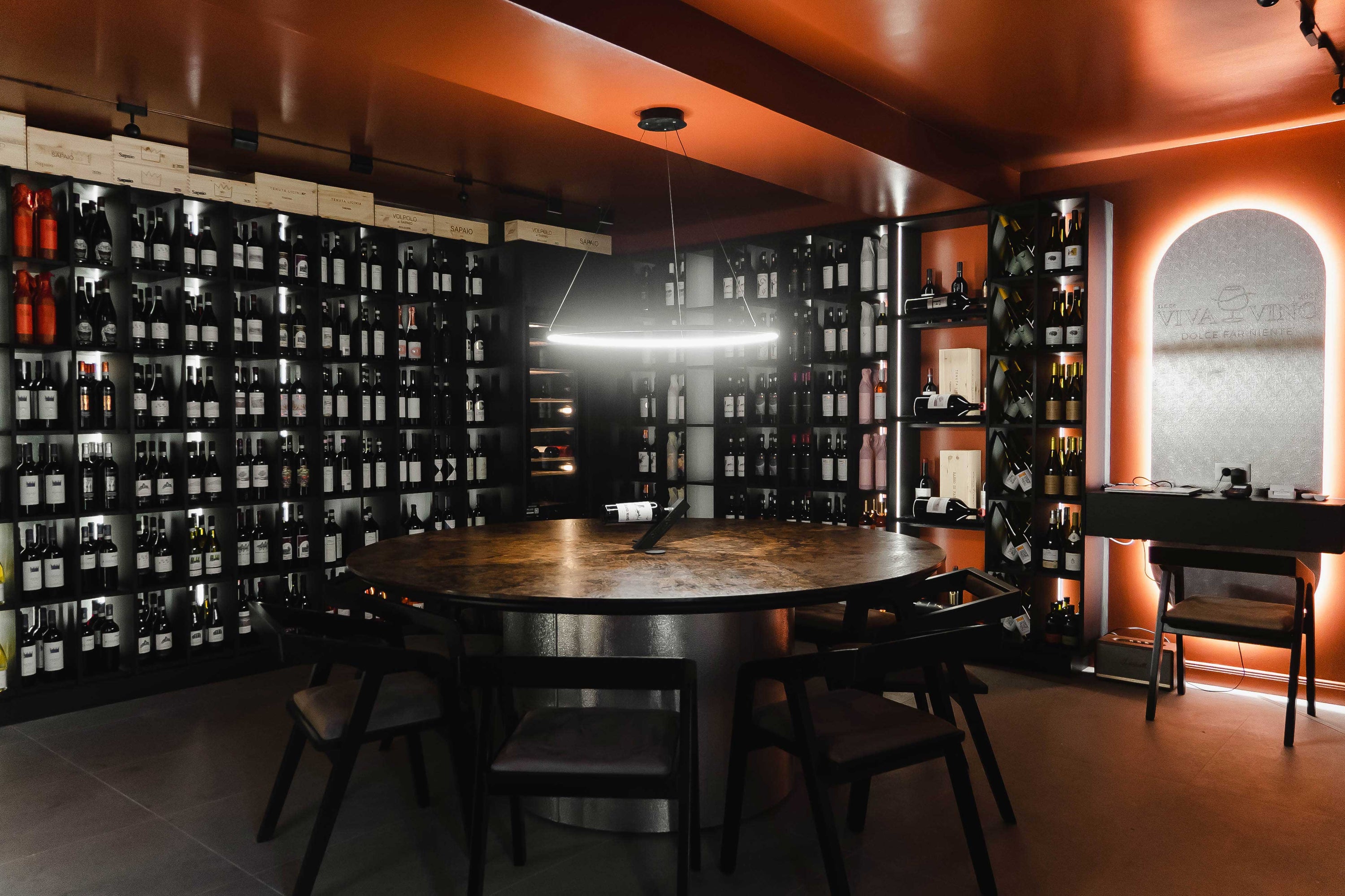 Exclusiv în România. Doar la Vivavino.